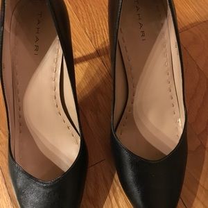 Tahari black heels size 9